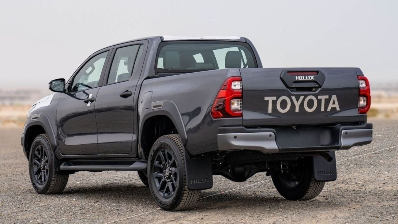Toyota Hilux 2.8 л 2026 г. Серый