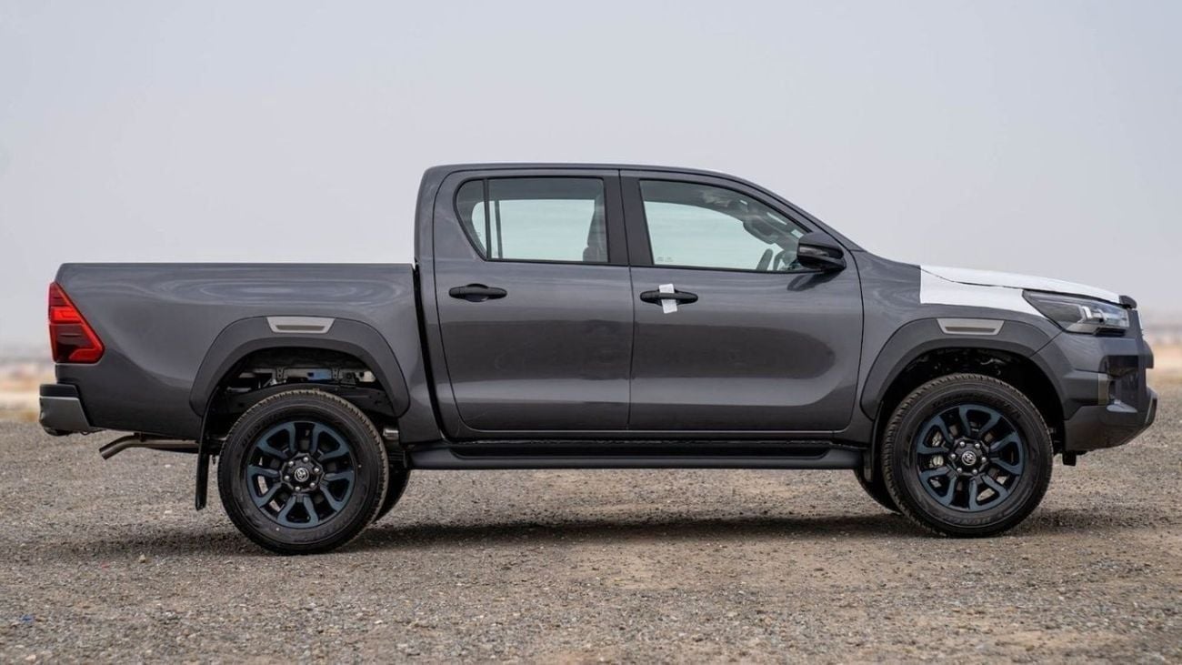 Toyota Hilux 2.8 л 2026 г. Серый