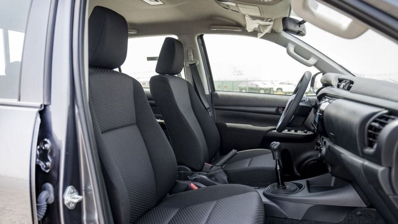 Toyota Hilux 2.4 л 2025 г. Серебристый