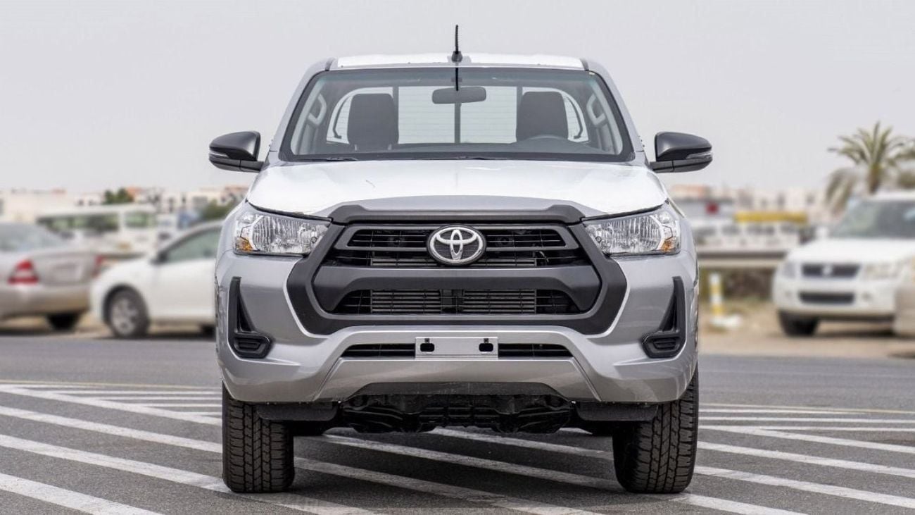 Toyota Hilux 2.4 л 2025 г. Серебристый