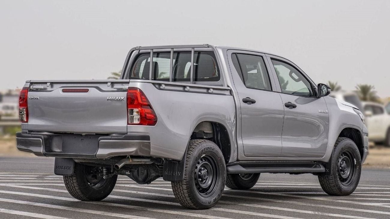 Toyota Hilux 2.4 л 2025 г. Серебристый