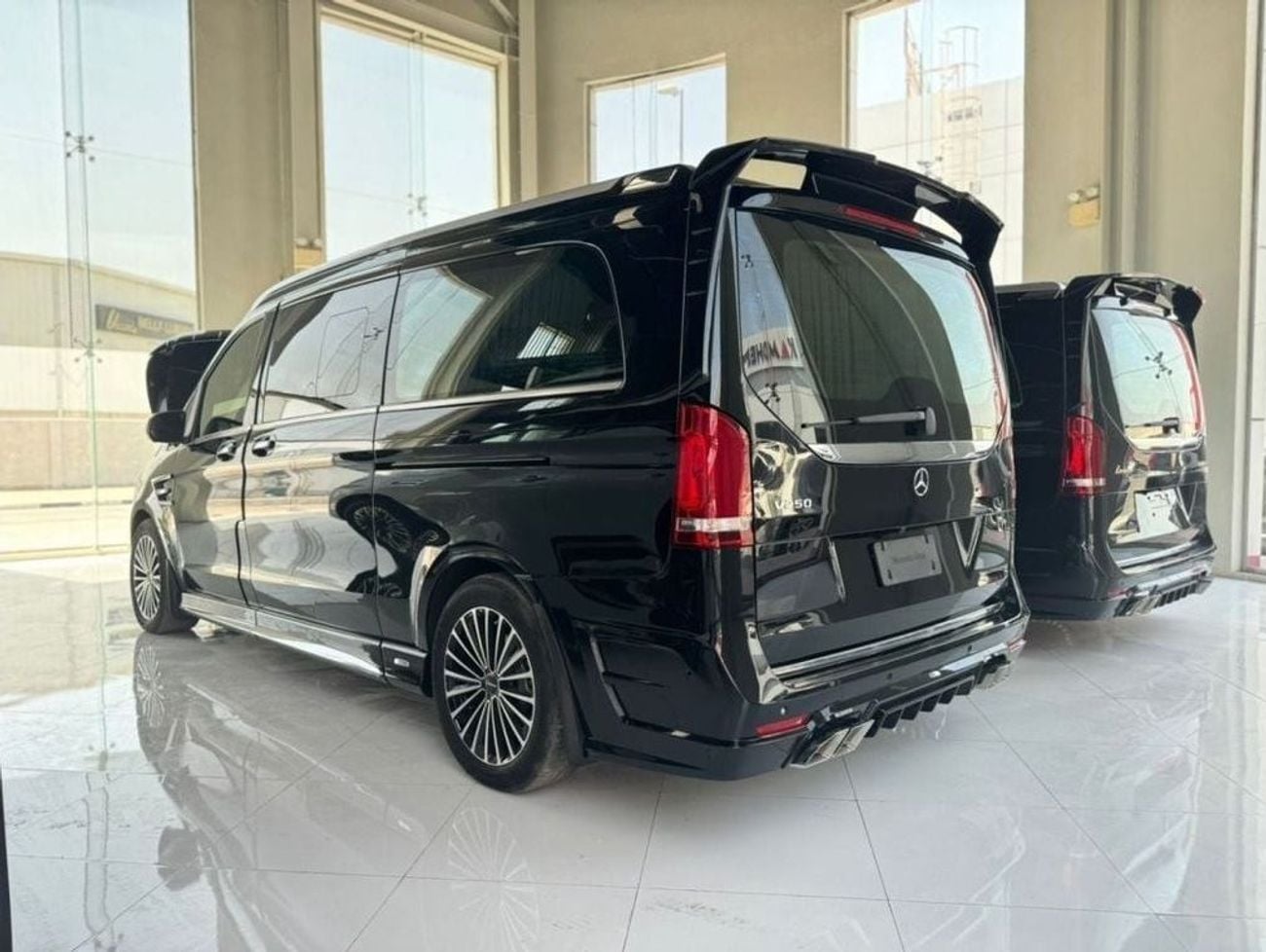 Mercedes Benz V 250 2.0 л 2023 г. Чёрный