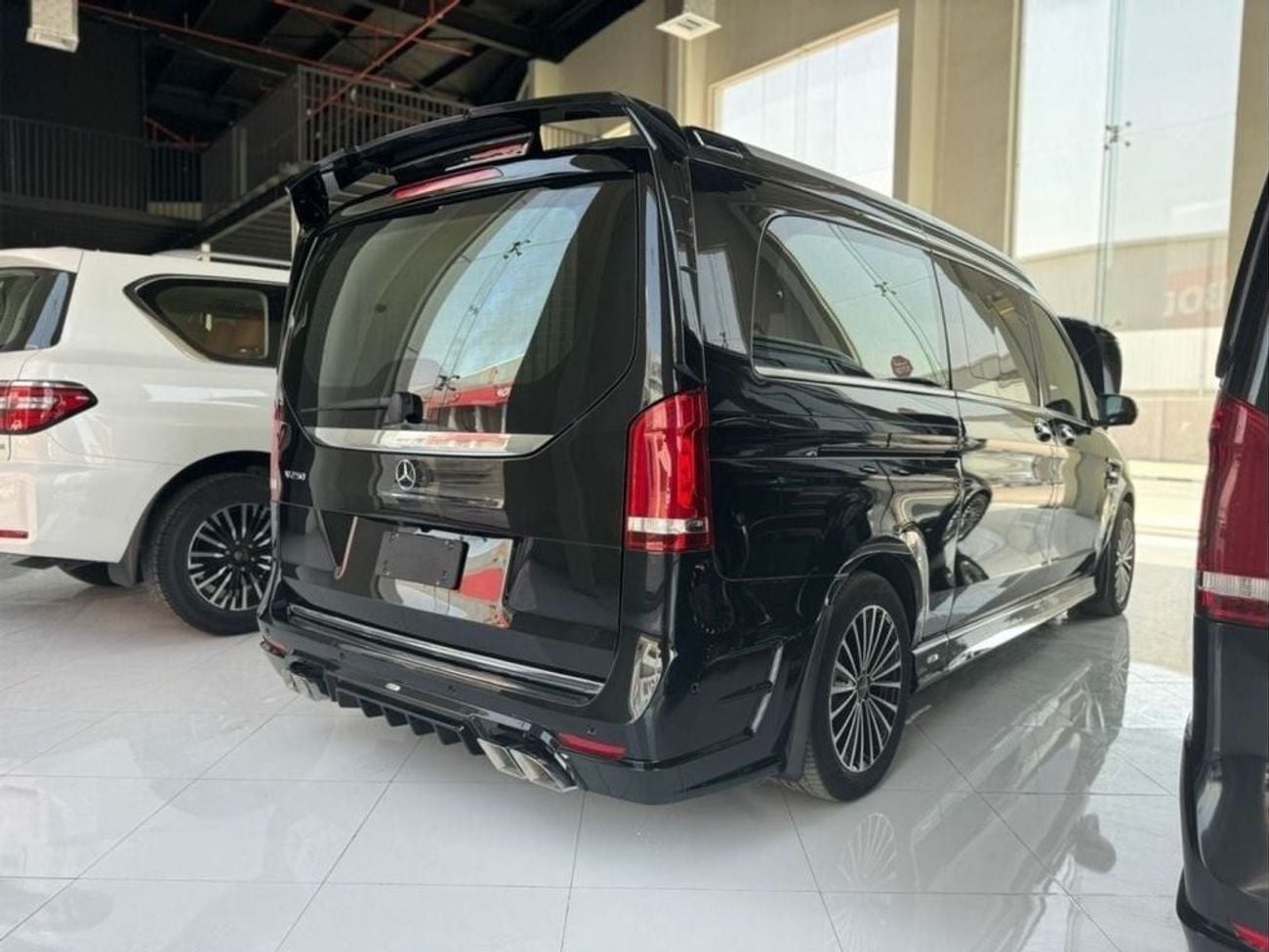 Mercedes Benz V 250 2.0 л 2023 г. Чёрный