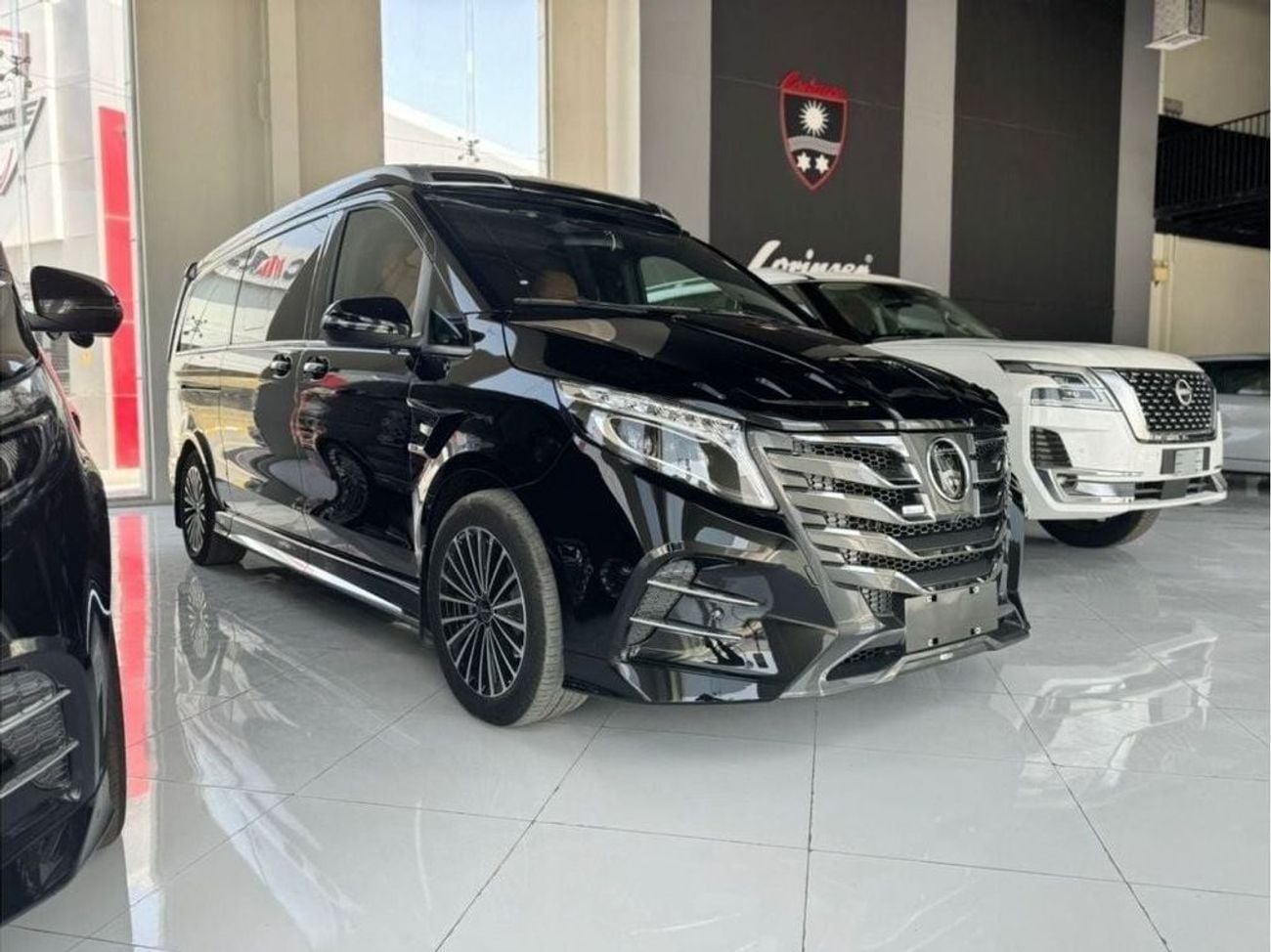 Mercedes Benz V 250 2.0 л 2023 г. Чёрный