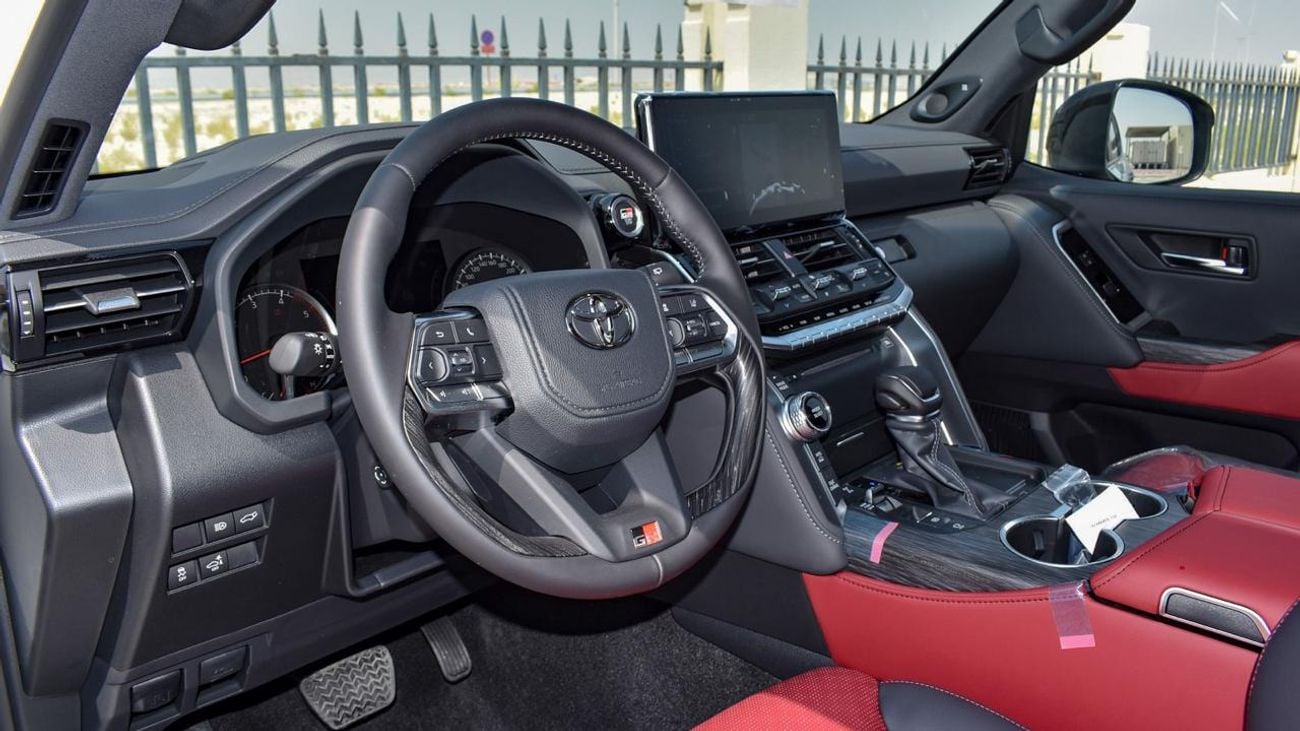 Toyota Land Cruiser 3.3 л 2024 г. Белый