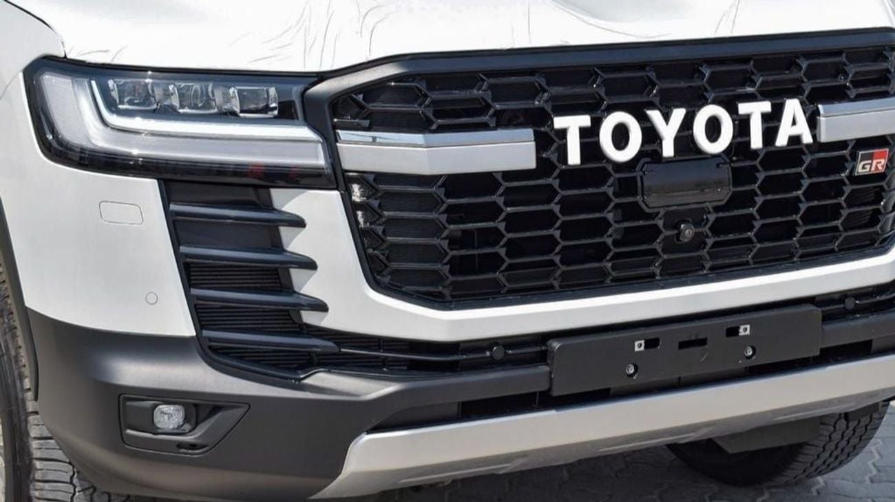 Toyota Land Cruiser 3.3 л 2024 г. Белый
