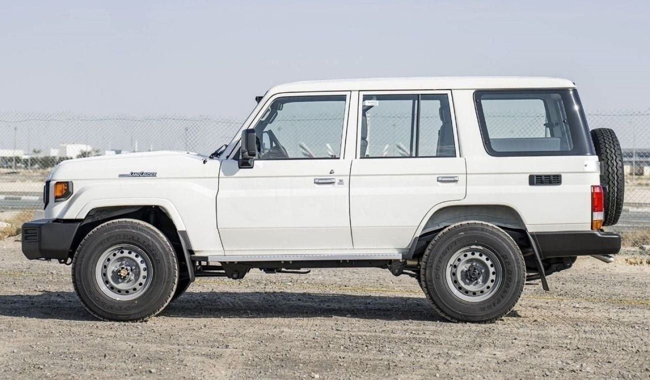 Toyota Land Cruiser 70 4.2 л 2025 г. Белый