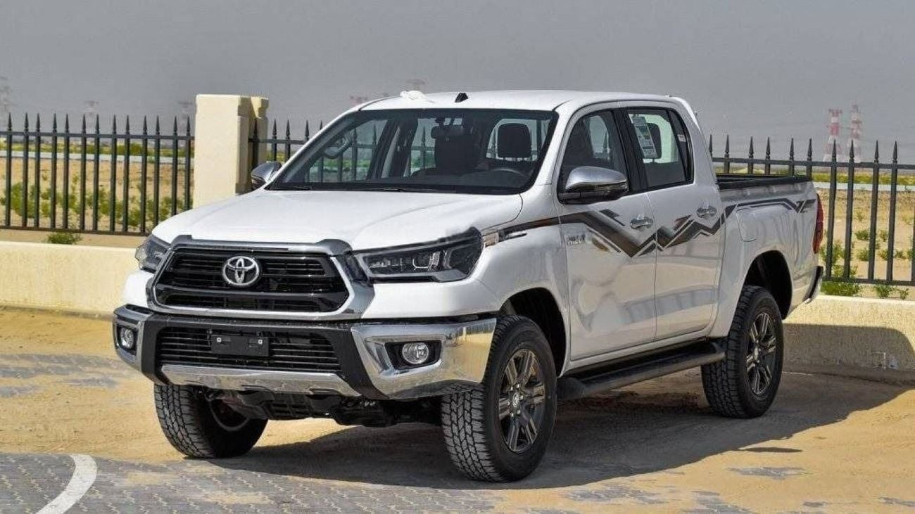 Toyota Hilux 2.7 л 2024 г. Белый
