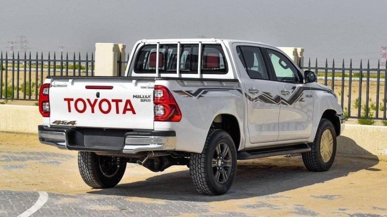 Toyota Hilux 2.7 л 2024 г. Белый