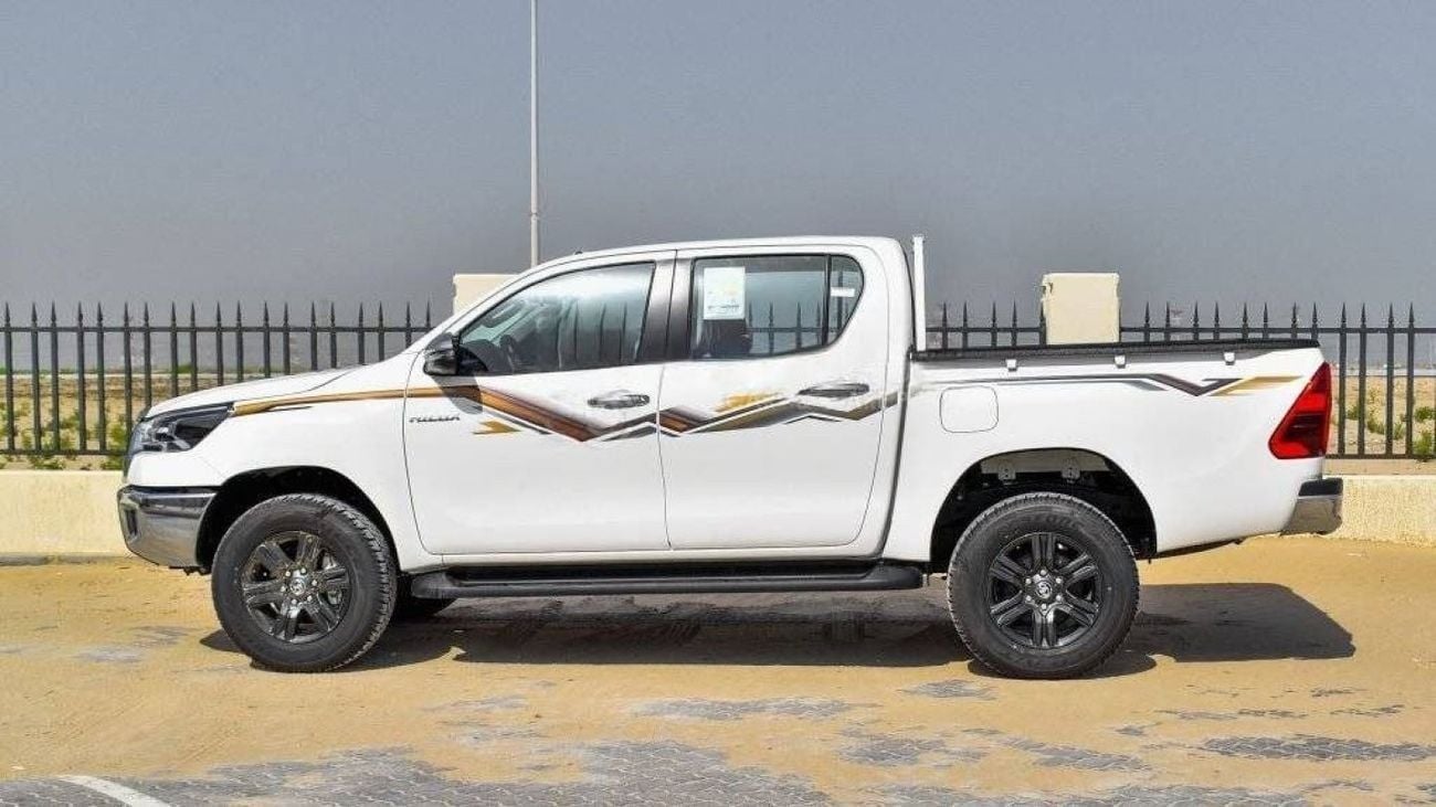 Toyota Hilux 2.7 л 2024 г. Белый