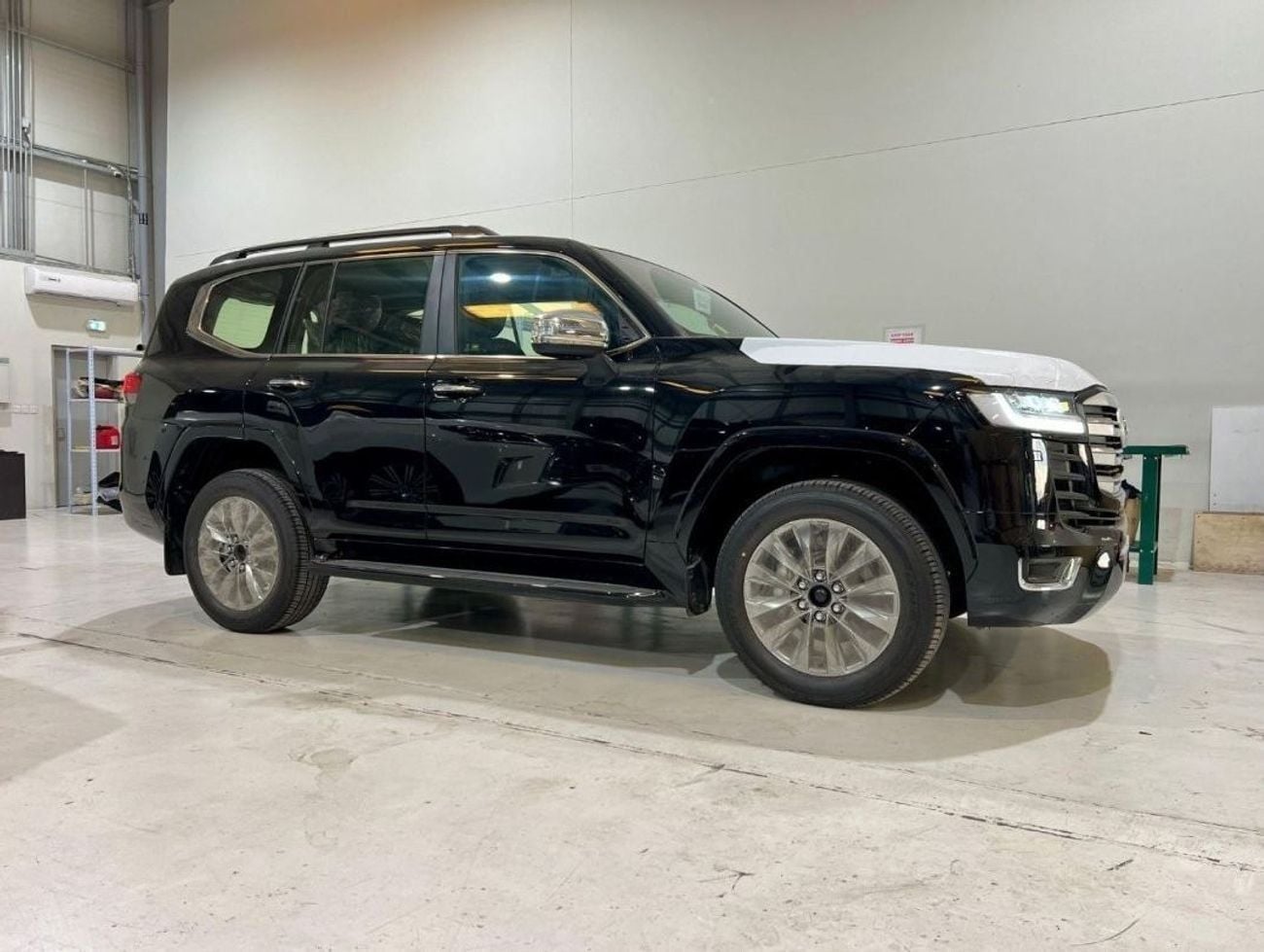 Toyota Land Cruiser 3.5 л 2026 г. Чёрный