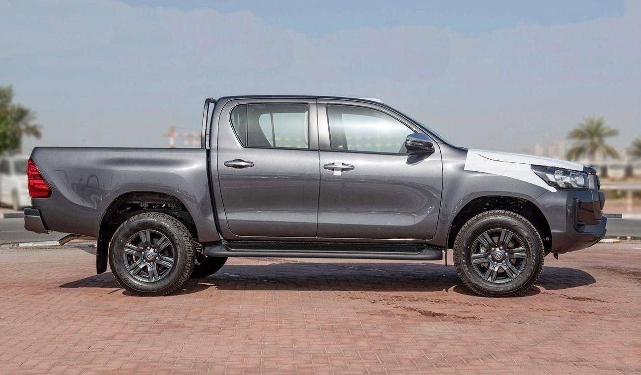 Toyota Hilux 2.4 л 2025 г. Серый