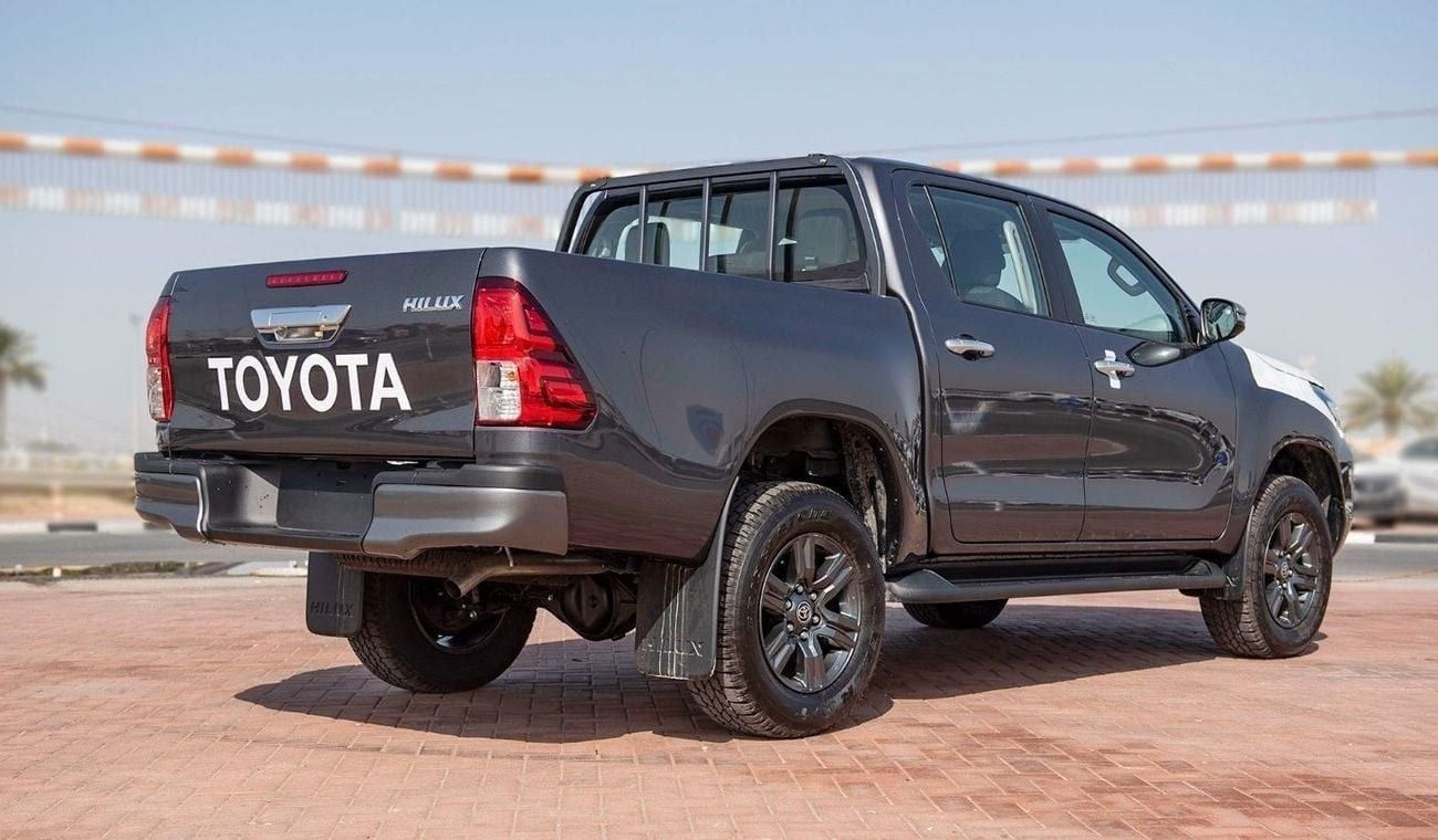 Toyota Hilux 2.4 л 2025 г. Серый