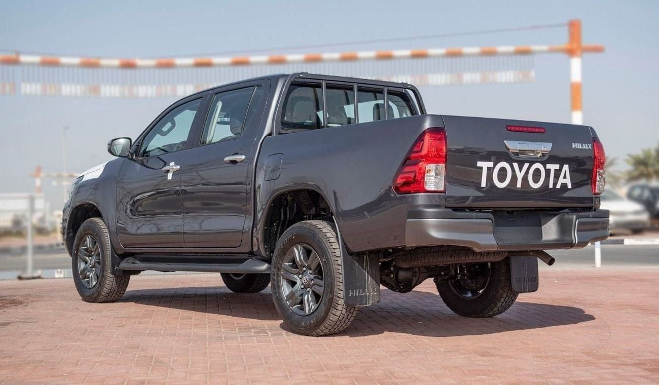 Toyota Hilux 2.4 л 2025 г. Серый