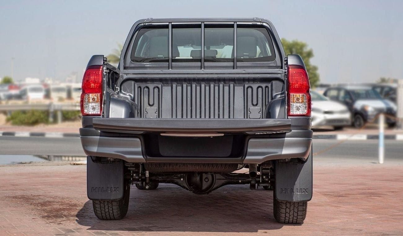 Toyota Hilux 2.4 л 2025 г. Серый