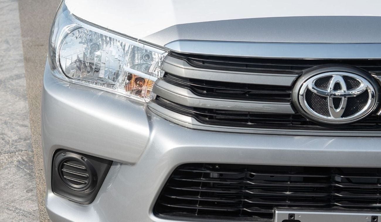 Toyota Hilux 2.4 л 2025 г. Серебристый