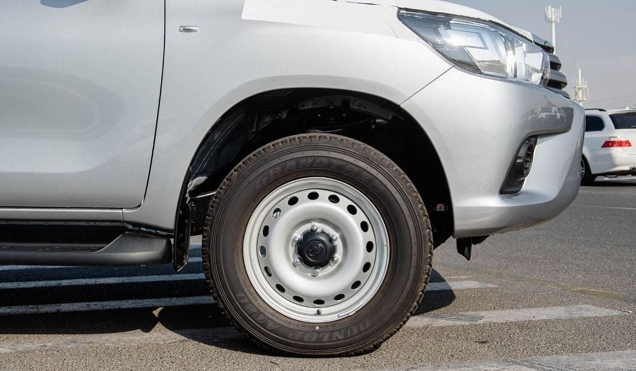 Toyota Hilux 2.4 л 2025 г. Серебристый