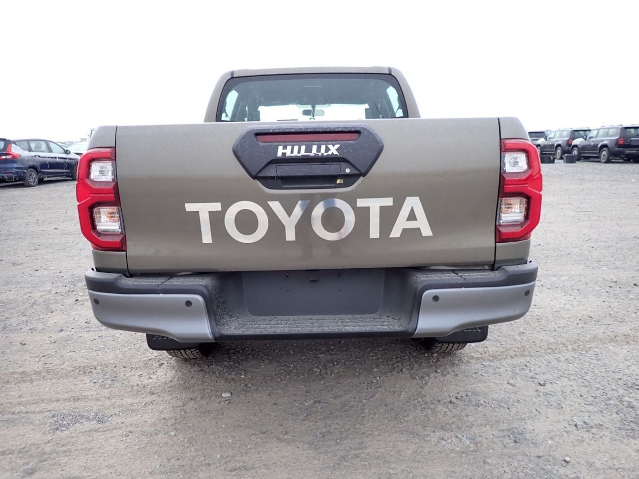 Toyota Hilux 2.8 л 2024 г. Белый