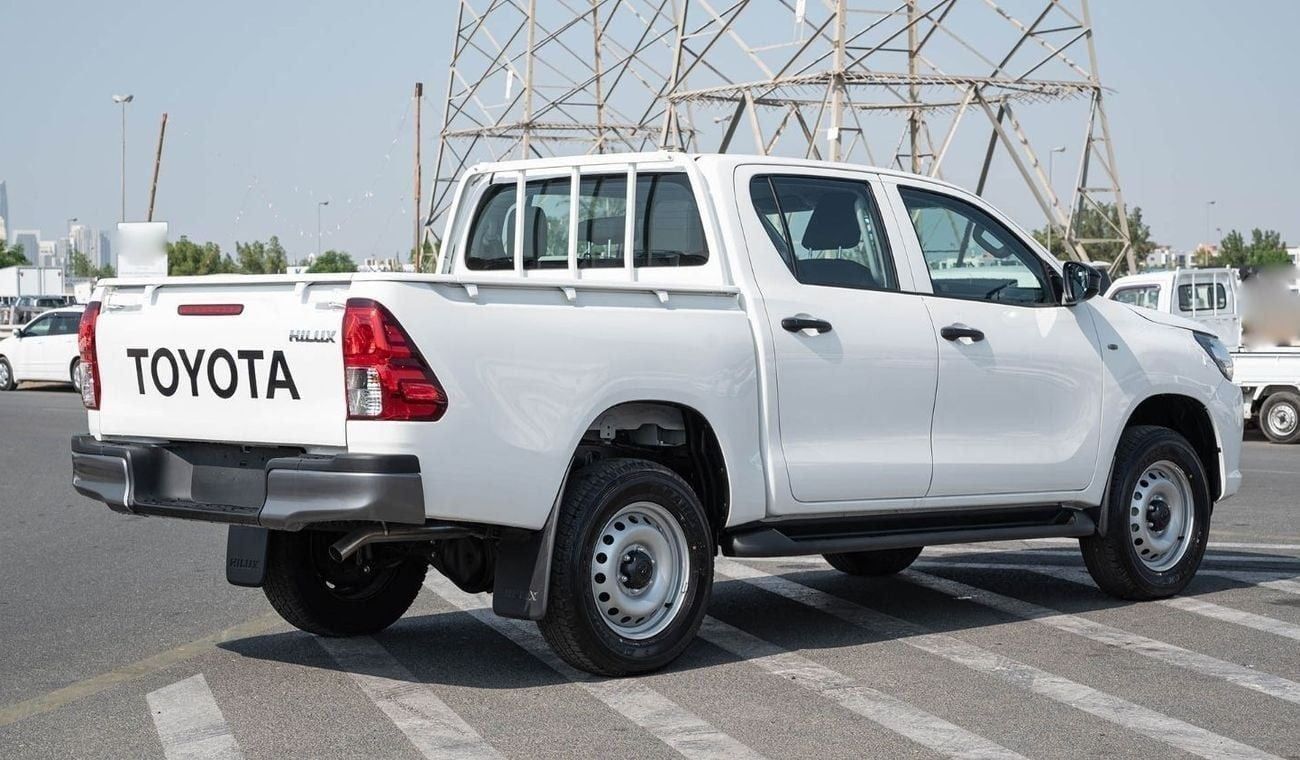 Toyota Hilux 2.4 л 2026 г. Белый