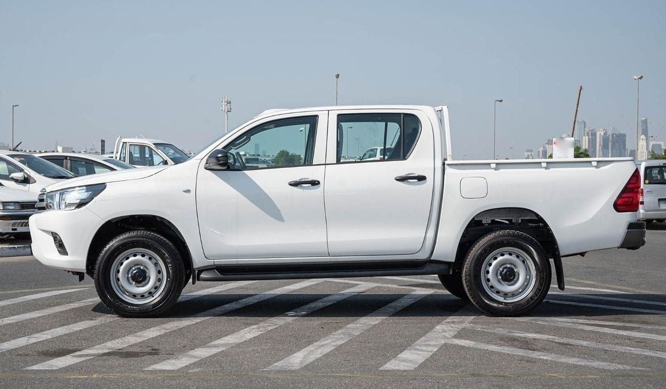 Toyota Hilux 2.4 л 2026 г. Белый