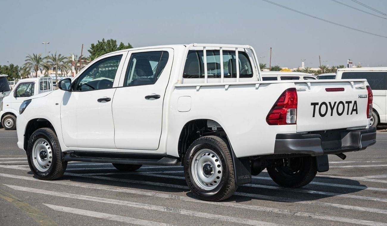 Toyota Hilux 2.4 л 2026 г. Белый