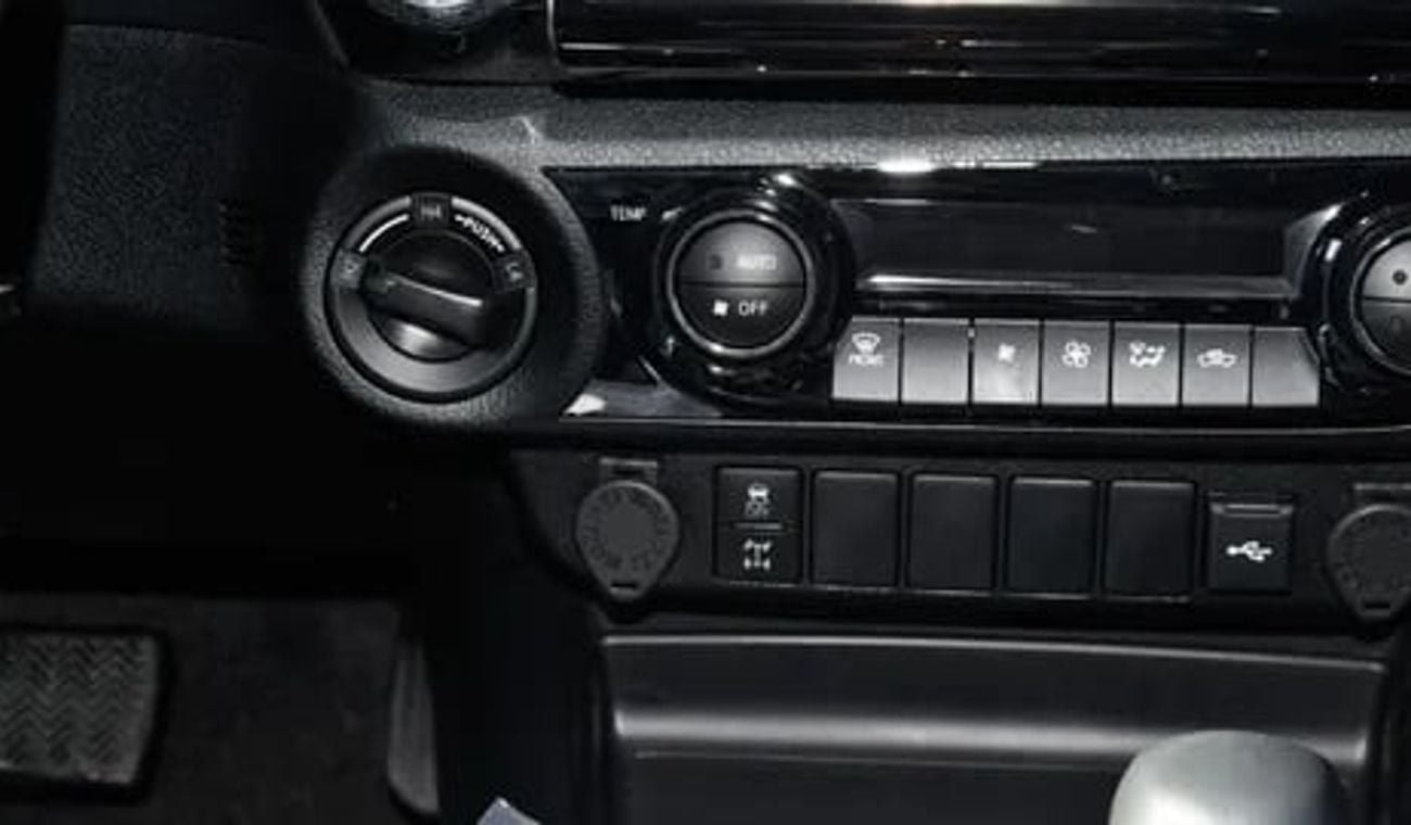 Toyota Hilux 4.0 л 2025 г. Чёрный