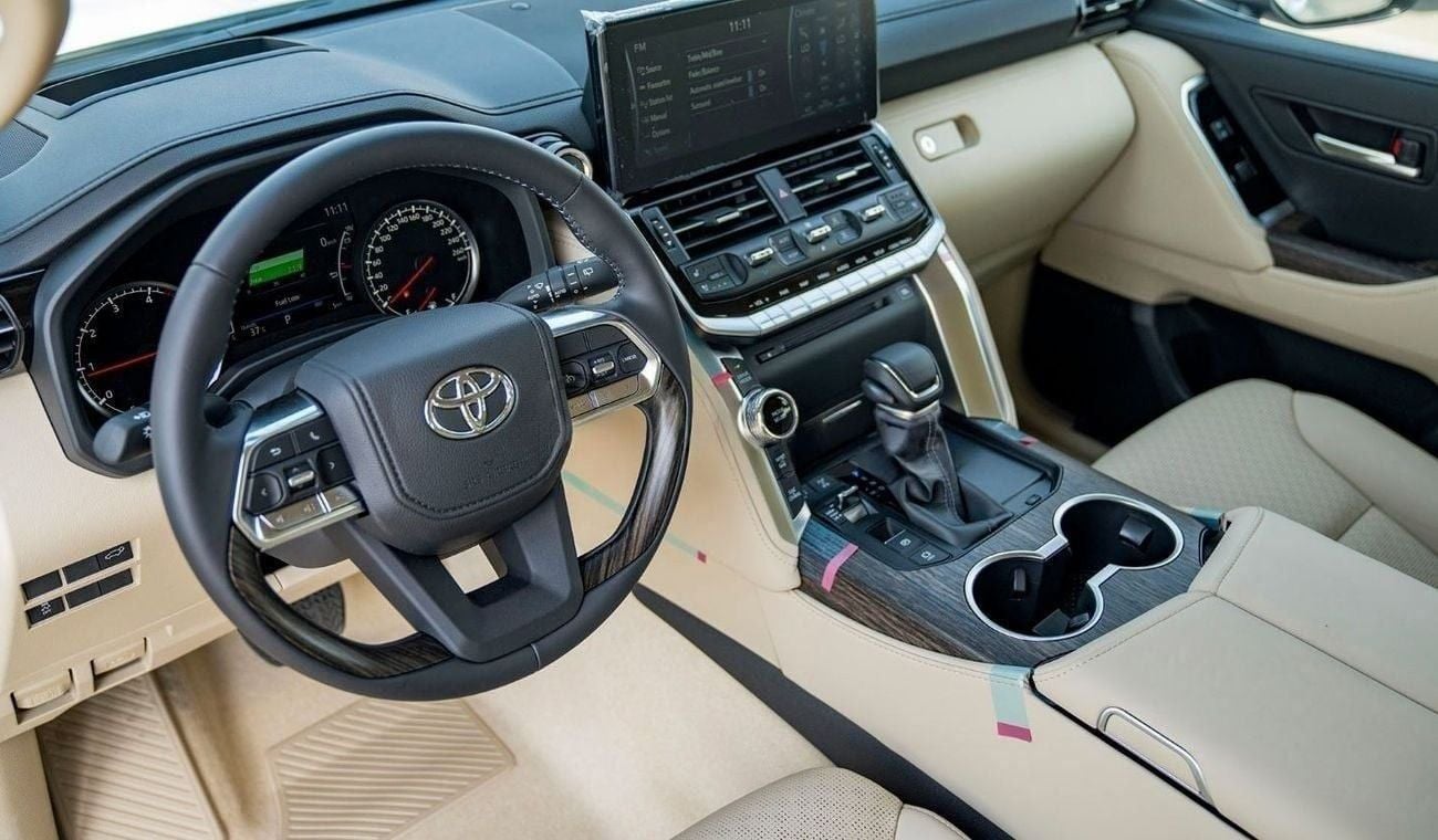 Toyota Land Cruiser 3.3 л 2025 г. Белый
