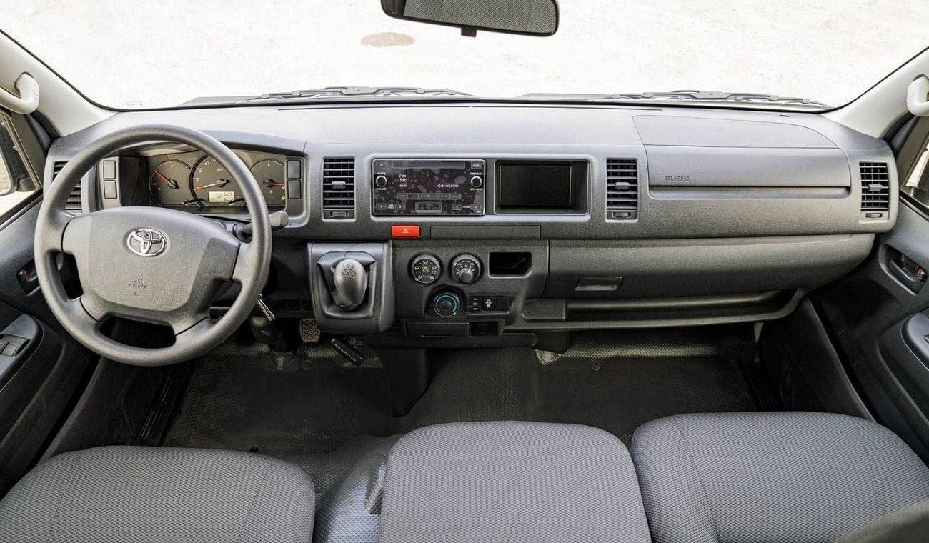 Toyota Hiace 2.7 л 2025 г. Белый