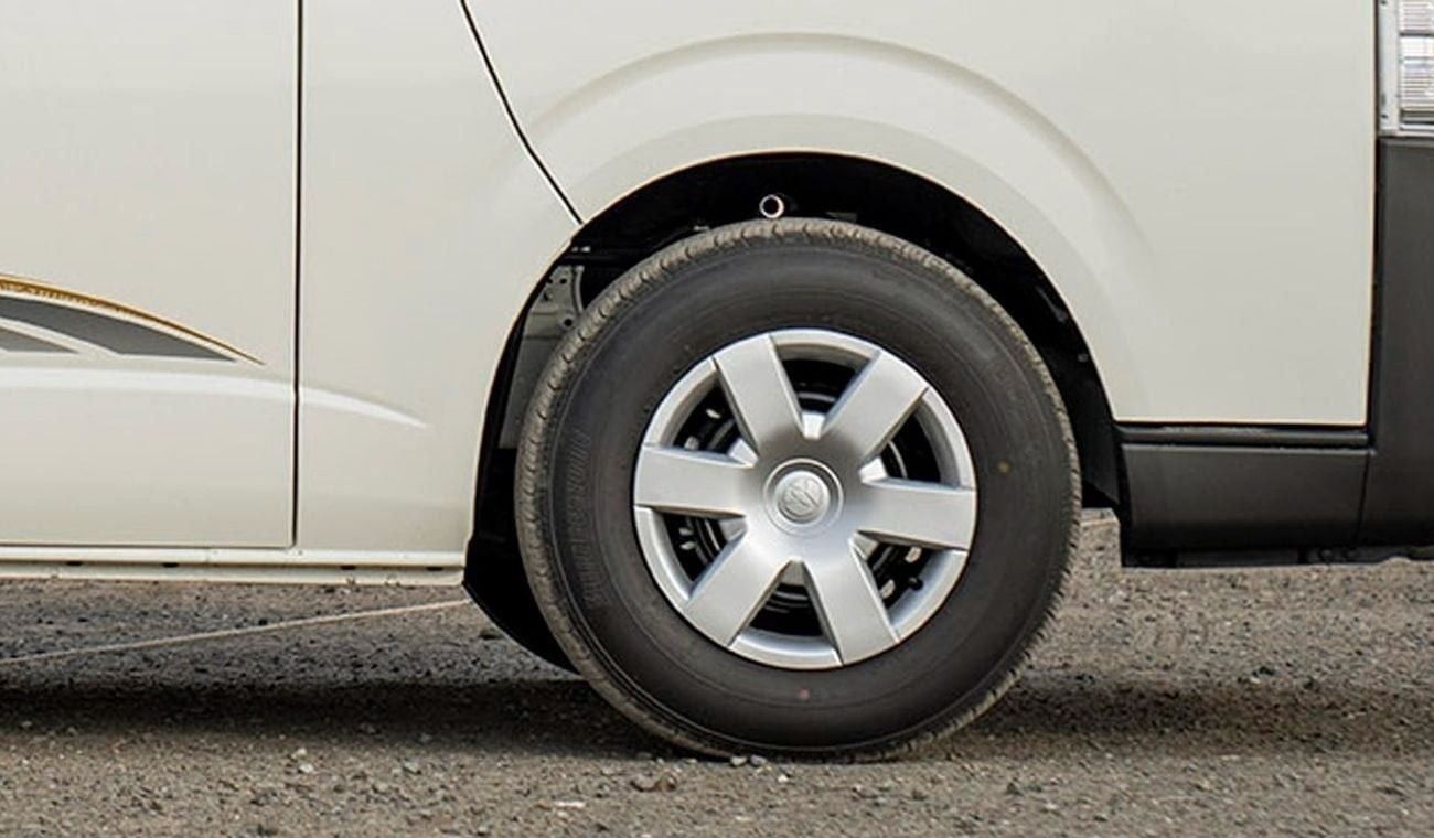 Toyota Hiace 2.7 л 2025 г. Белый