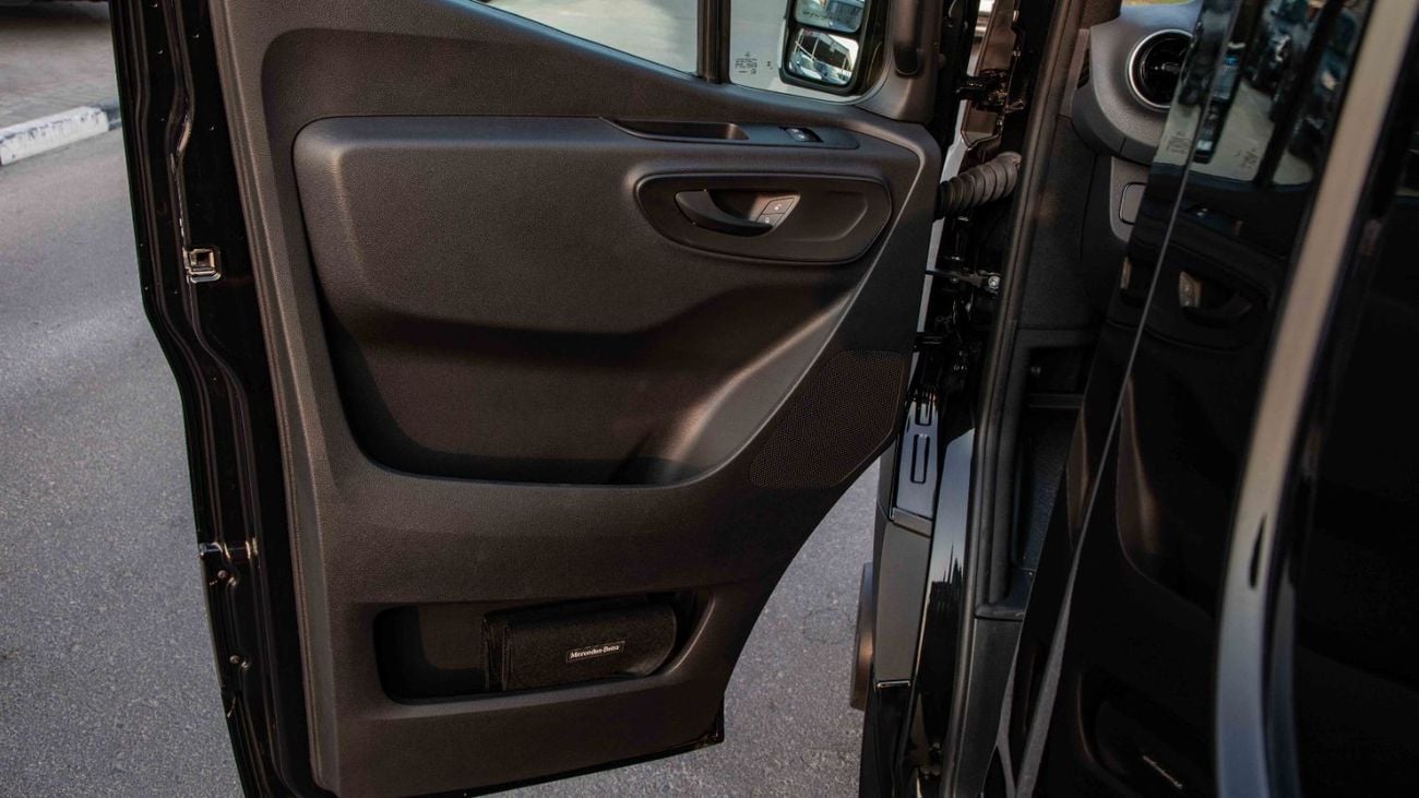 Mercedes Benz Sprinter 2.0 л 2026 г. Чёрный