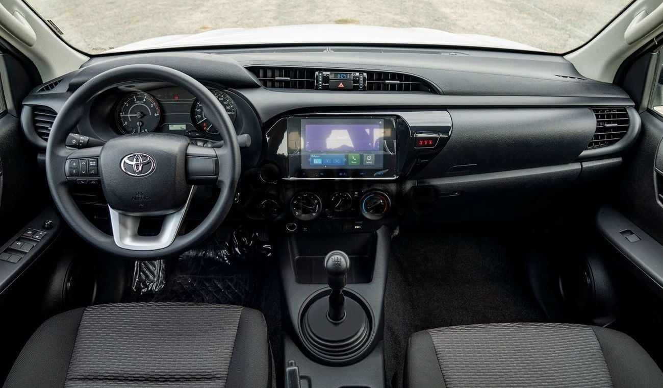 Toyota Hilux 2.0 л 2026 г. Чёрный