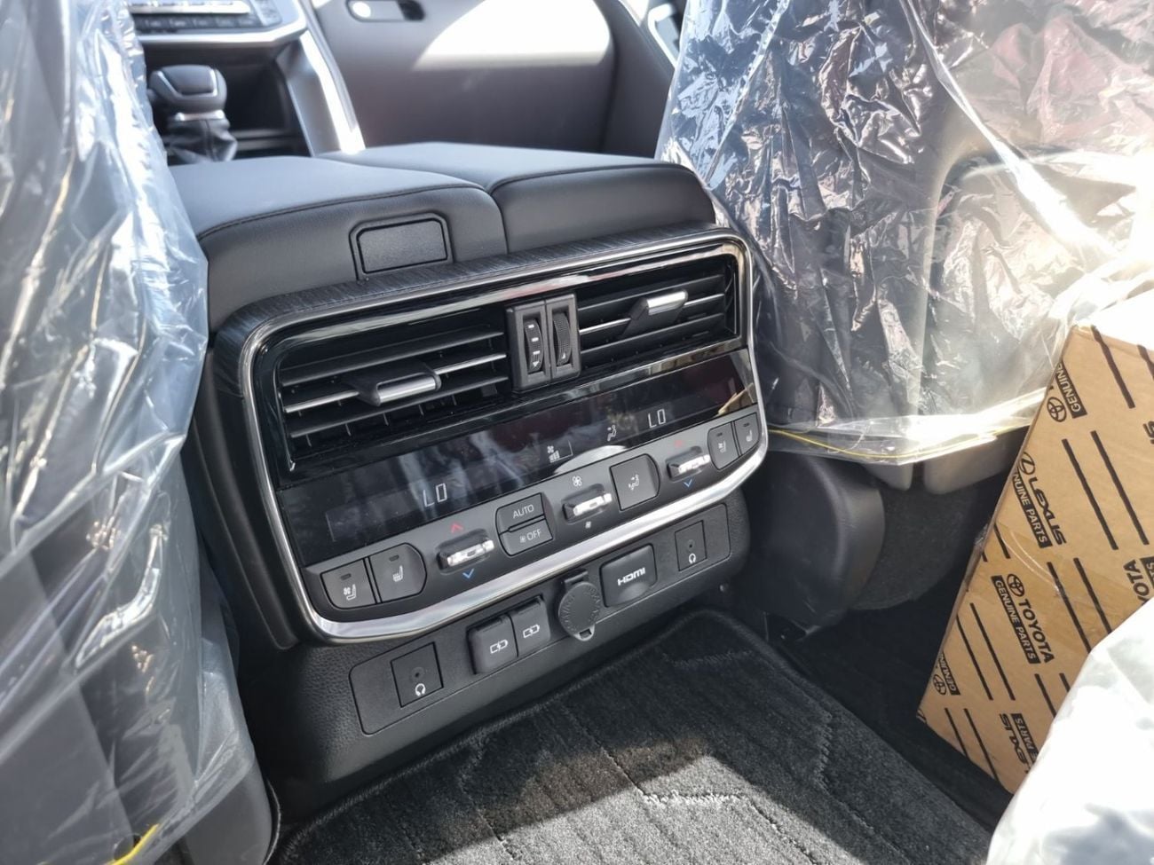 Toyota Land Cruiser 3.3 л 2026 г. Белый