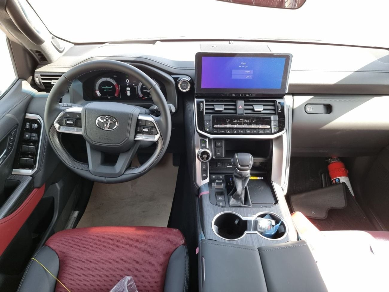 Toyota Land Cruiser 3.3 л 2026 г. Белый