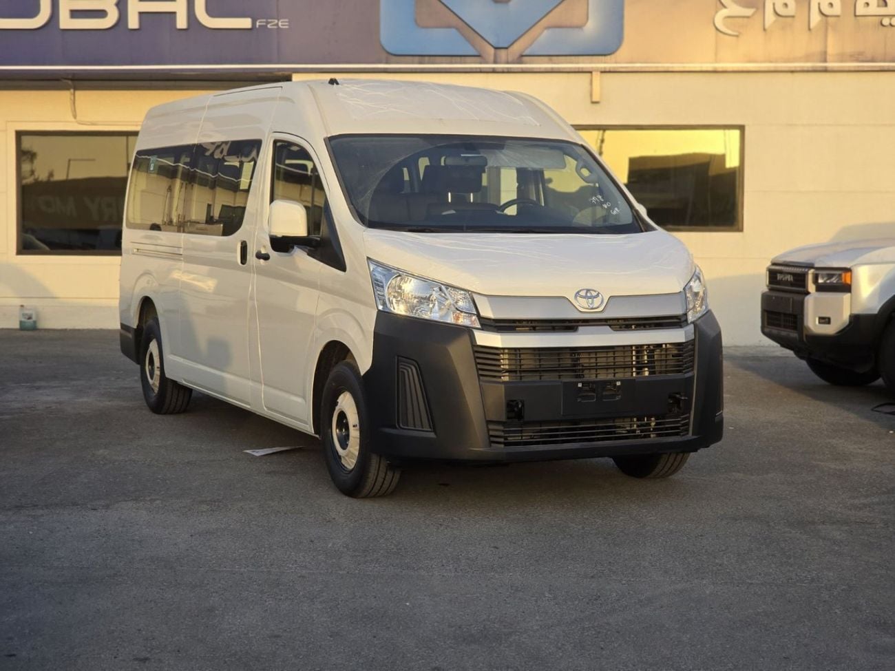 Toyota Hiace 3.5 л 2026 г. Белый