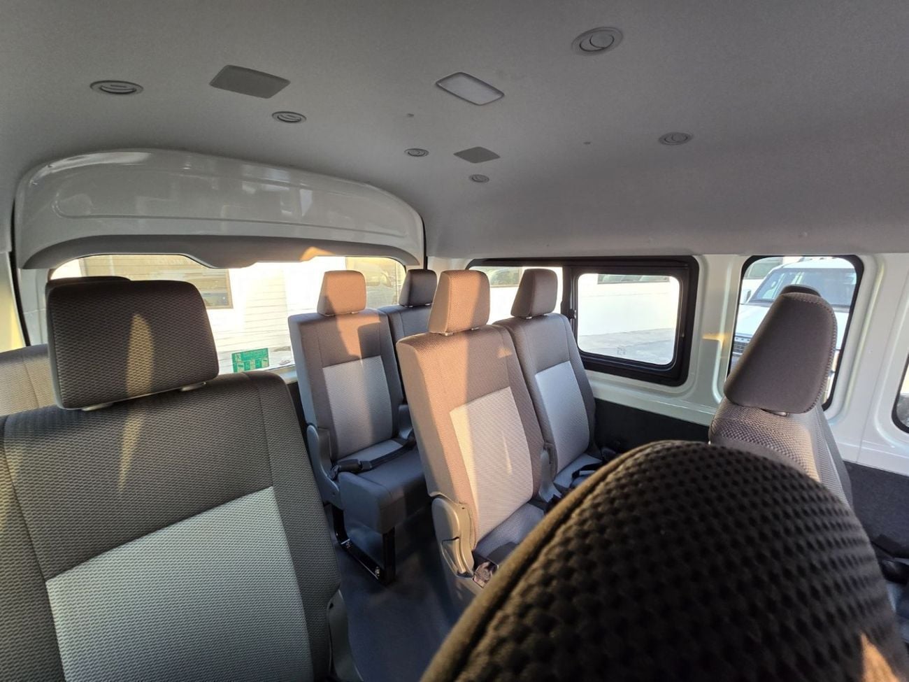 Toyota Hiace 3.5 л 2026 г. Белый