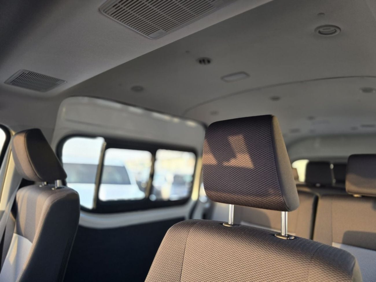 Toyota Hiace 3.5 л 2026 г. Белый