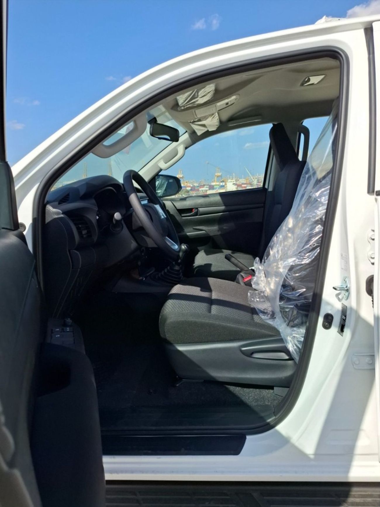 Toyota Hilux 2.4 л 2026 г. Белый