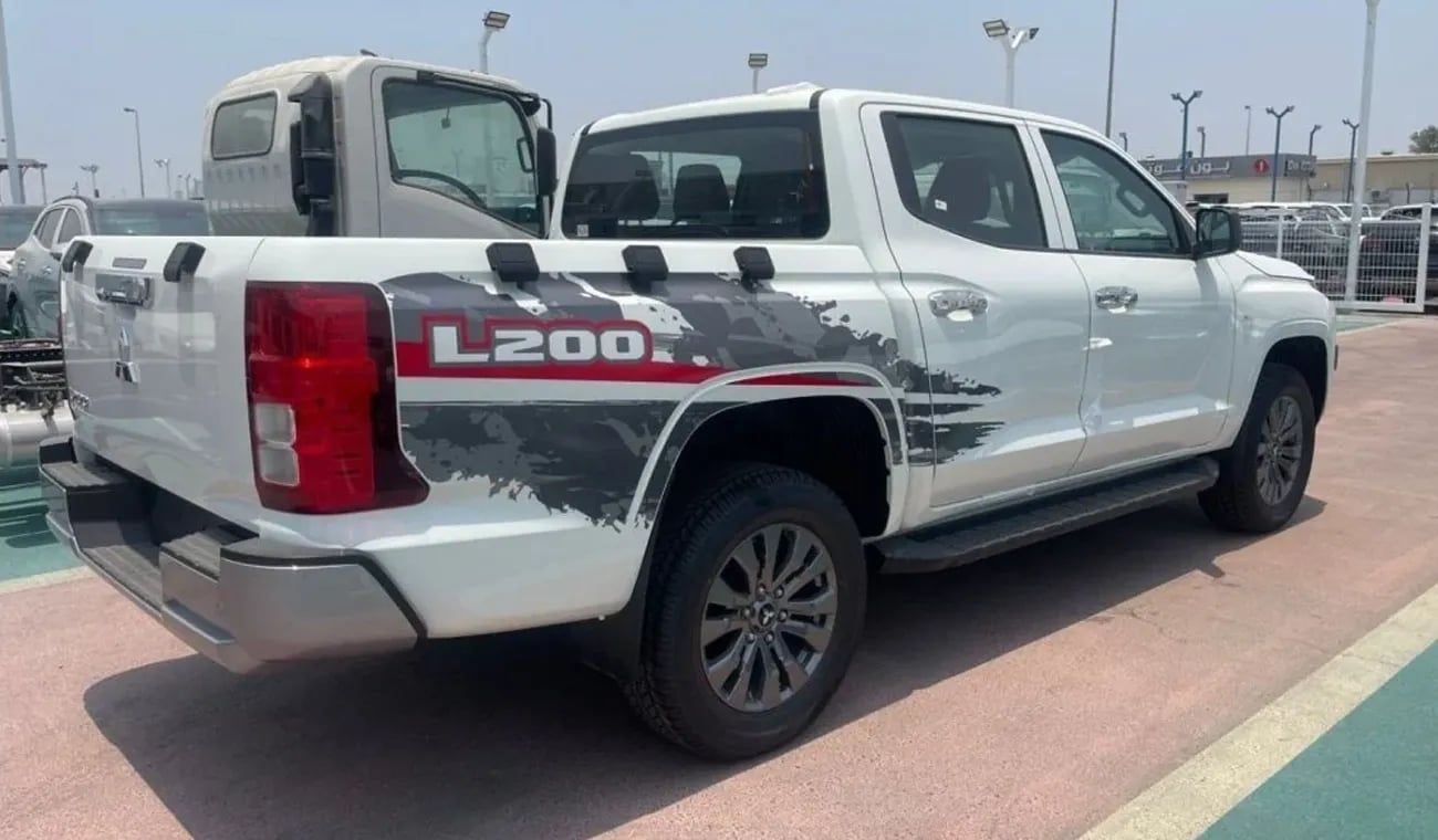 Mitsubishi L200 2.4 л 2026 г. Белый