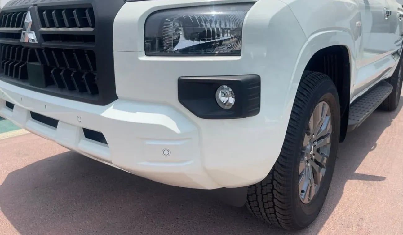 Mitsubishi L200 2.4 л 2026 г. Белый