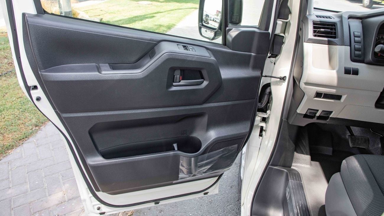 Toyota Hiace 3.5 л 2026 г. Белый