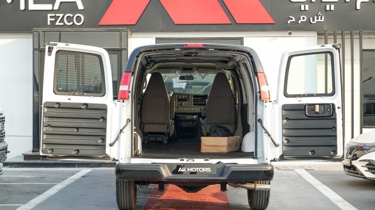 Gmc Savanna 6.6 л 2026 г. Белый