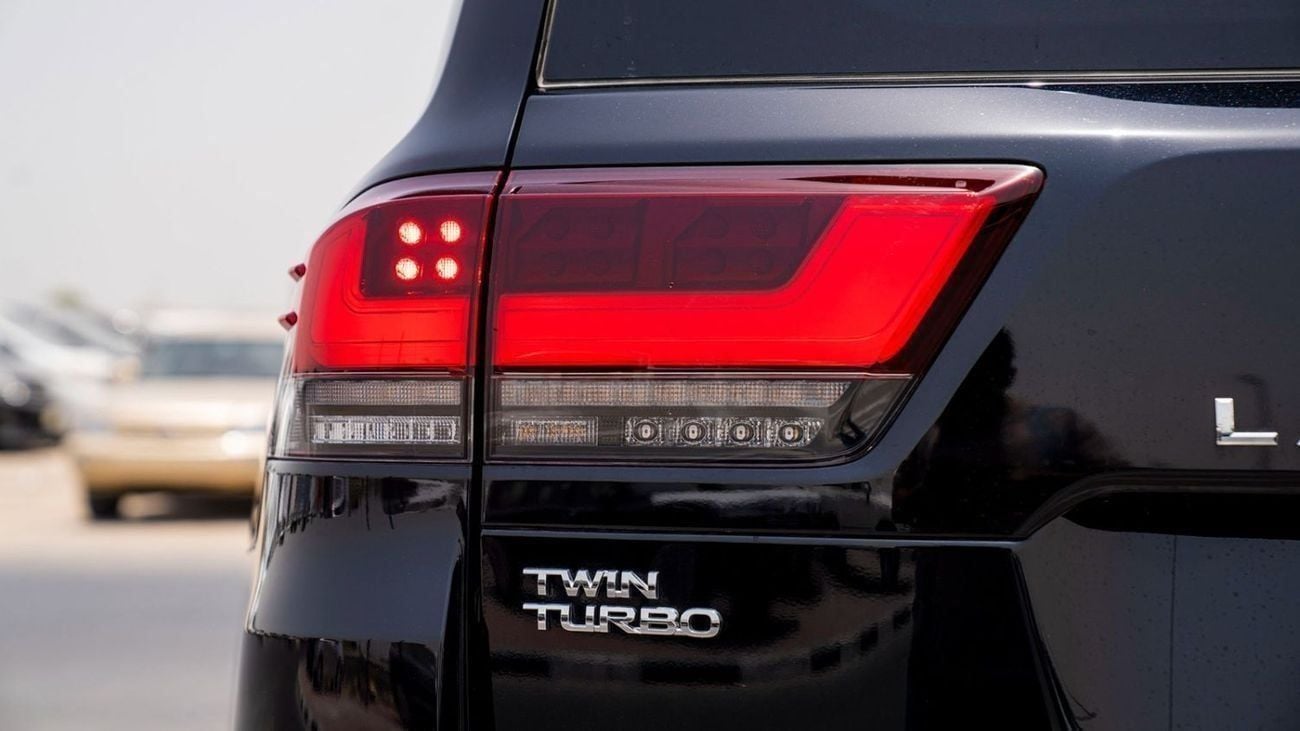 Toyota Land Cruiser 3.5 л 2025 г. Чёрный