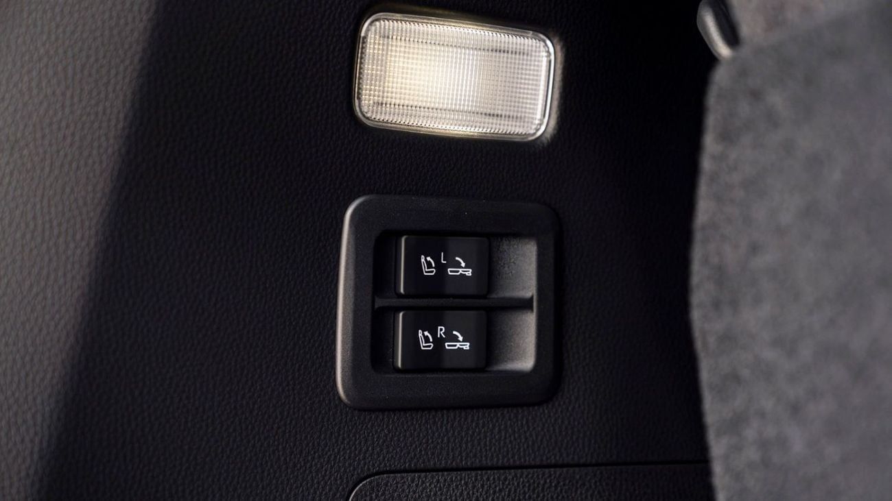 Toyota Land Cruiser 3.5 л 2025 г. Чёрный