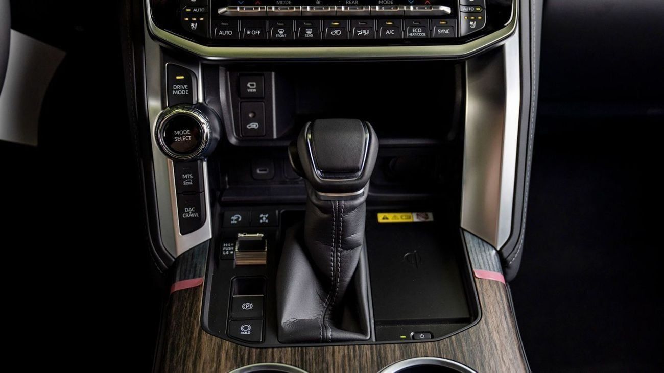 Toyota Land Cruiser 3.5 л 2025 г. Чёрный
