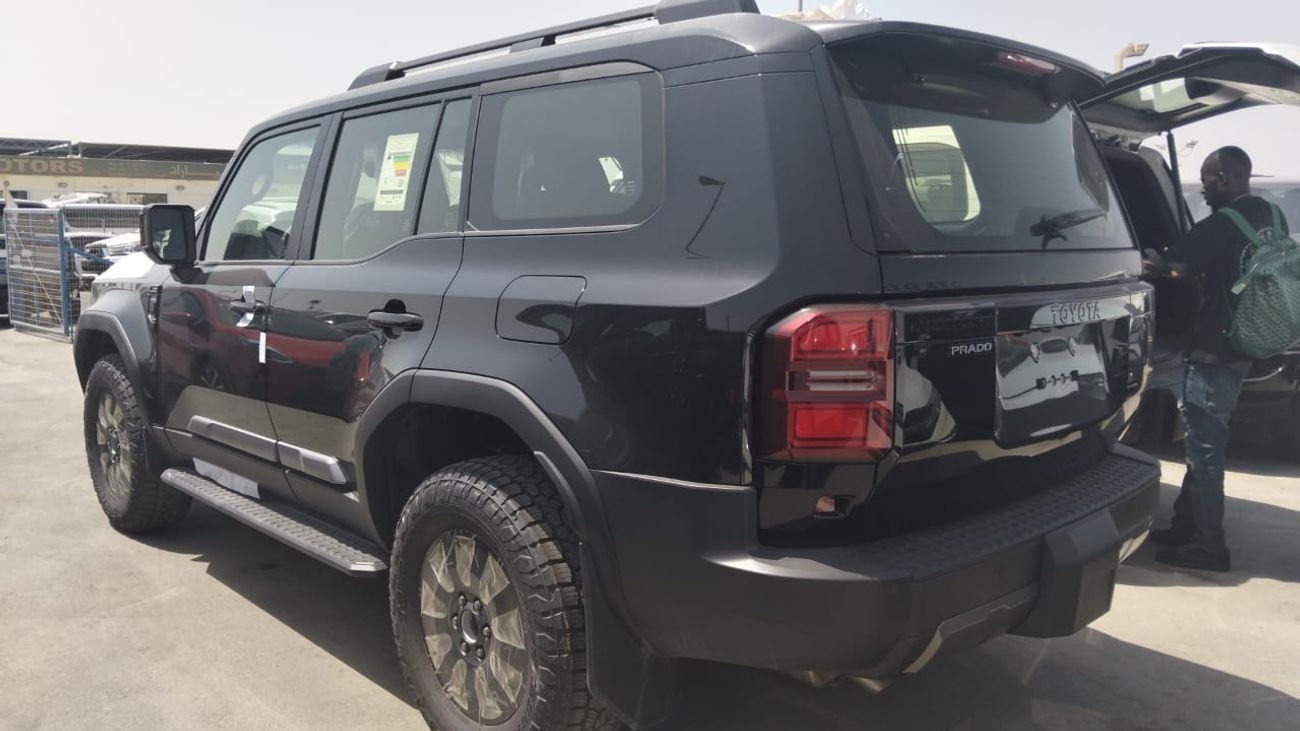 Toyota Prado 2.8 л 2025 г. Чёрный