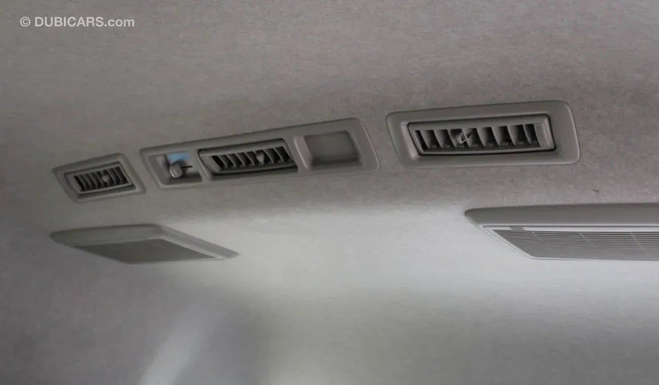 Toyota Hiace 2.5 л 2025 г. Белый