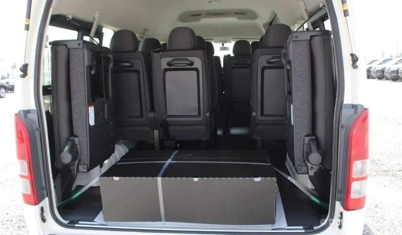 Toyota Hiace 2.5 л 2025 г. Белый