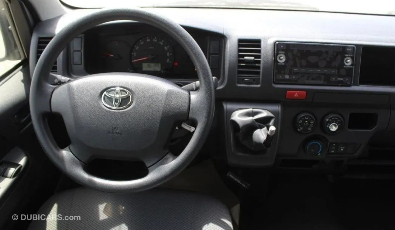 Toyota Hiace 2.5 л 2025 г. Белый