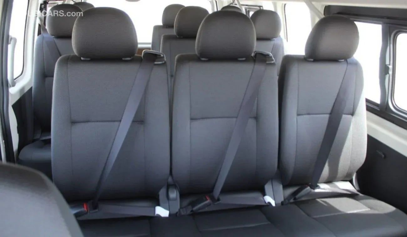 Toyota Hiace 2.5 л 2025 г. Белый
