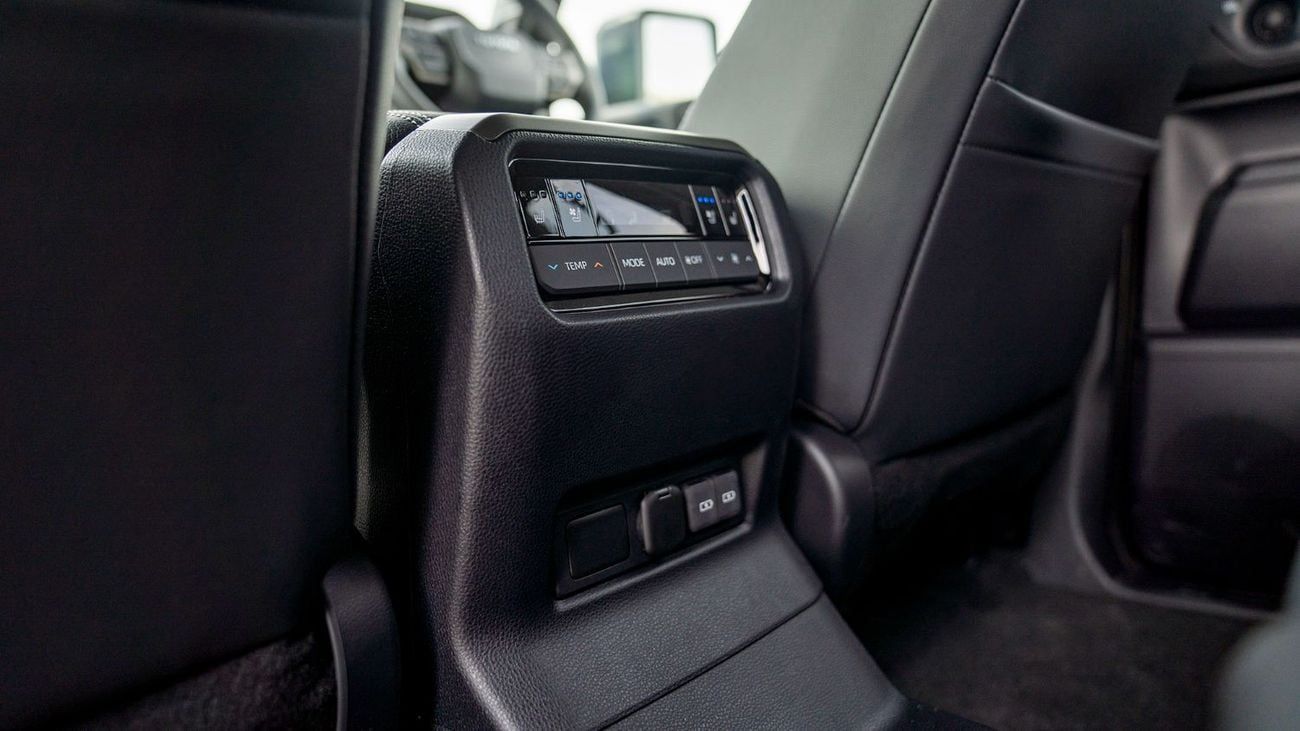 Toyota Prado 2.4 л 2025 г. Серый